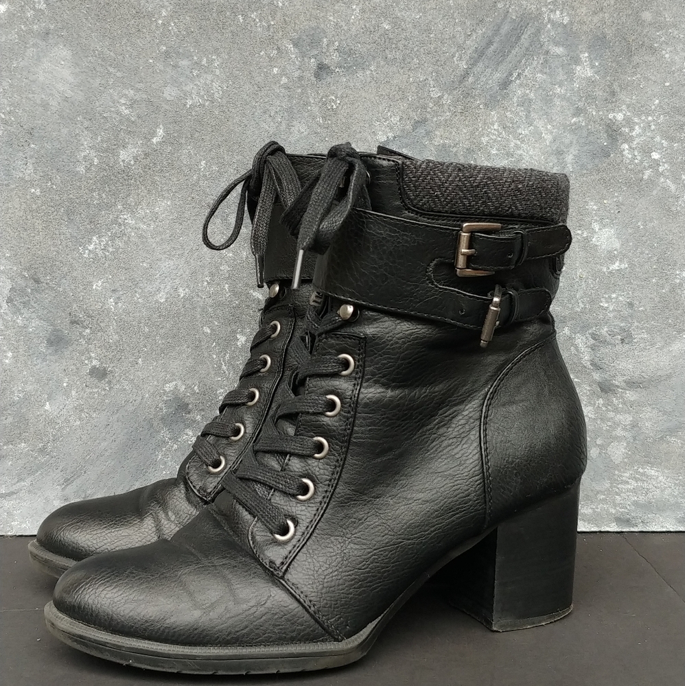 GH Bass "Zoey" Victorian style lace up Boots